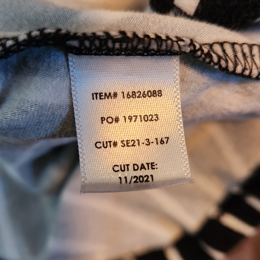 Torrid Foxy Black and White Adjustable Strap Striped Camisole Size 3 - Picture 5 of 6